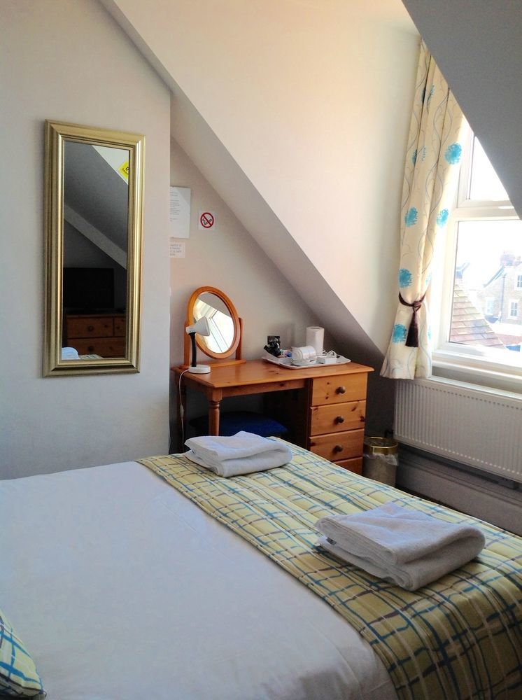 By The Sea Bed And Breakfast Torneo de Torneo de Eastbourne Exterior foto