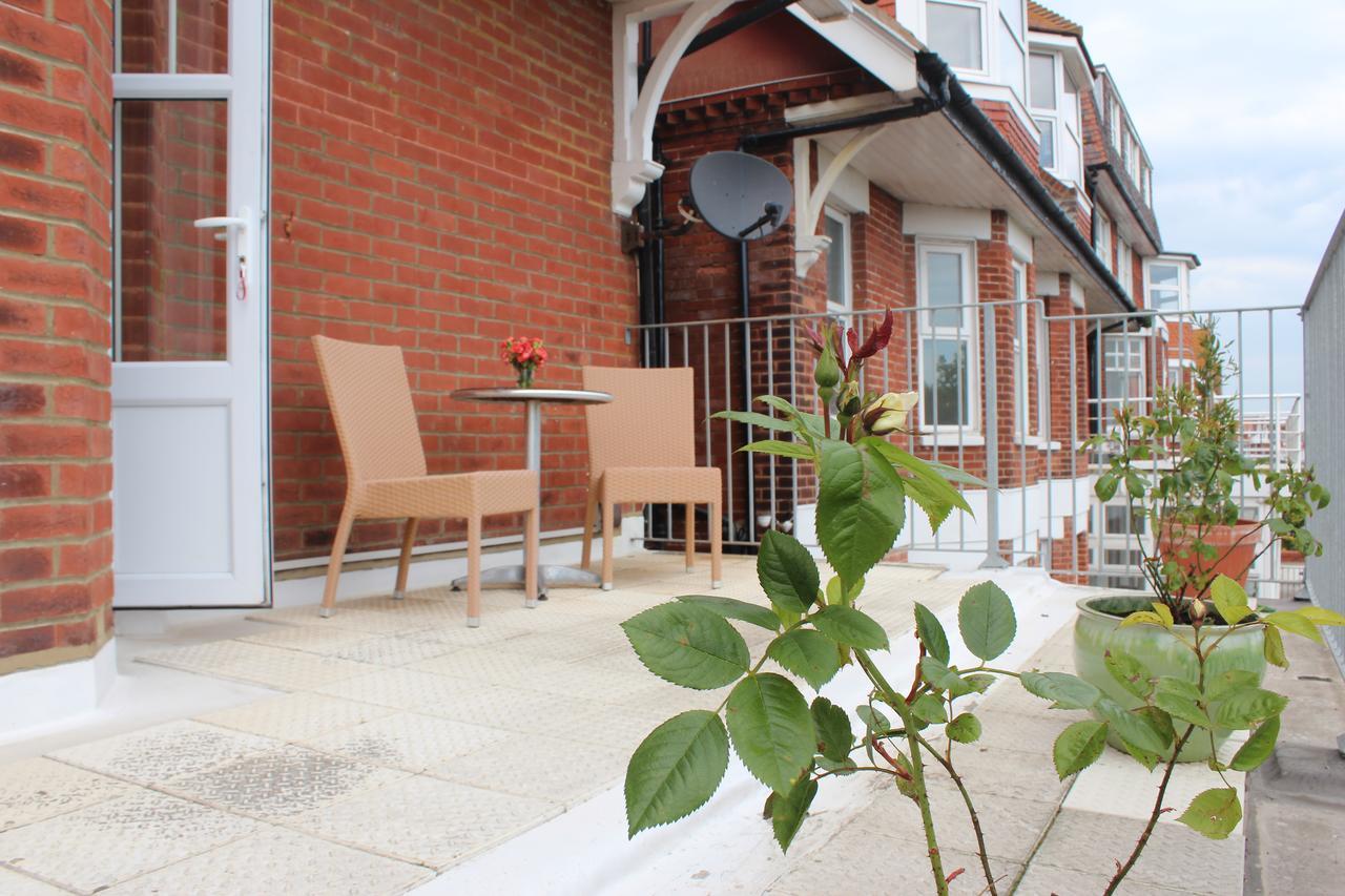 By The Sea Bed And Breakfast Torneo de Torneo de Eastbourne Exterior foto