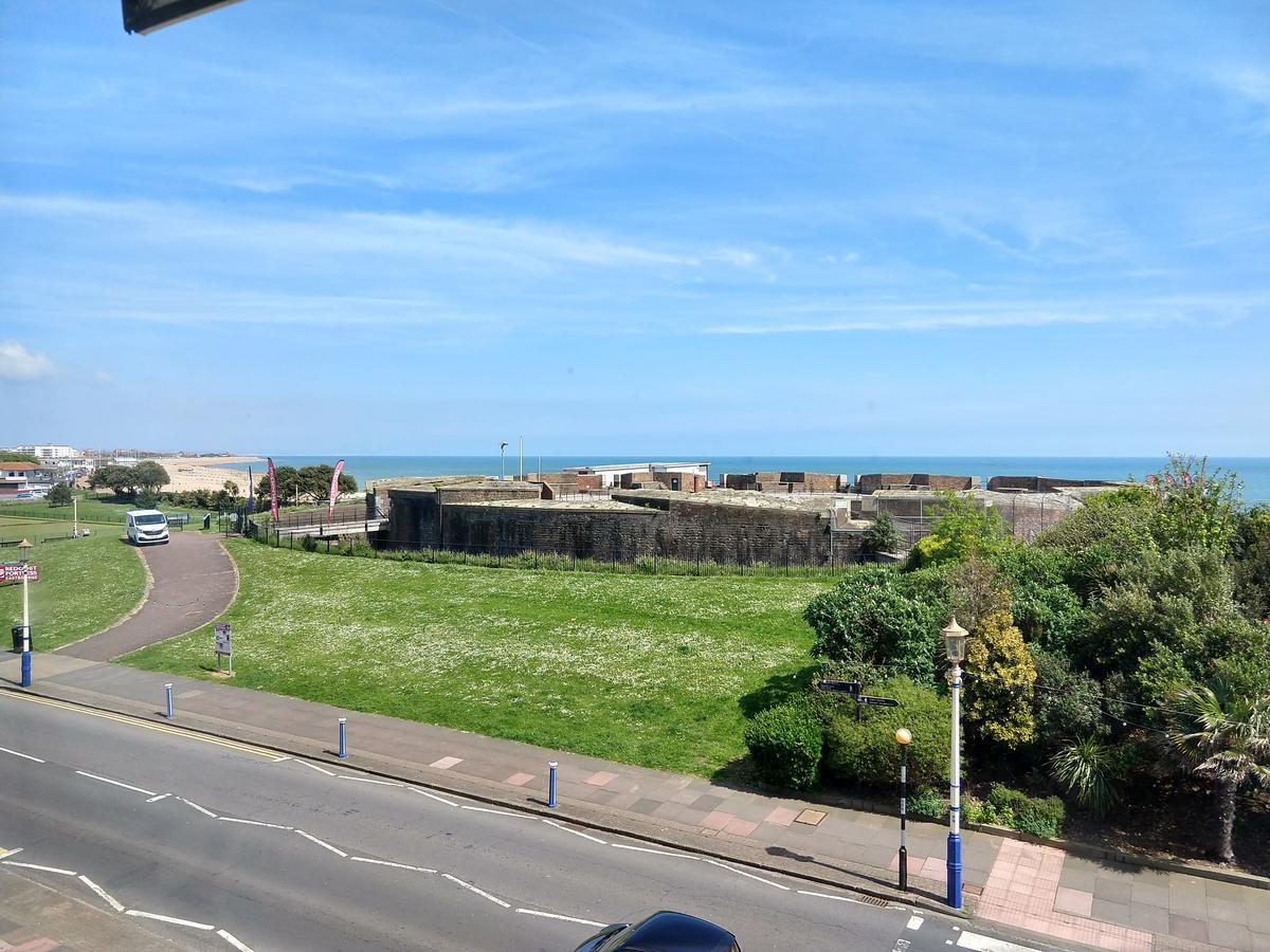 By The Sea Bed And Breakfast Torneo de Torneo de Eastbourne Exterior foto